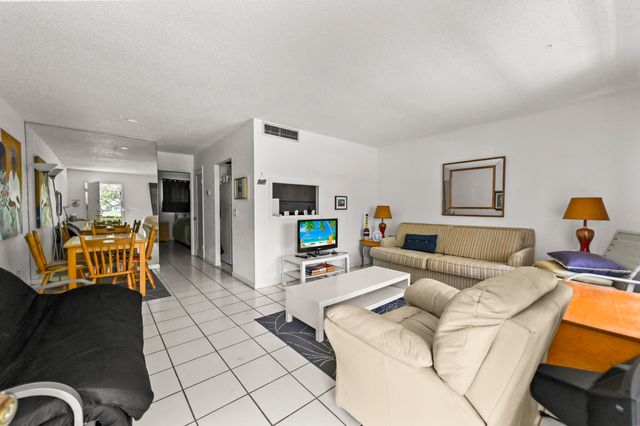 631 Snug Harbor Drive S1, Boynton Beach, FL 33435