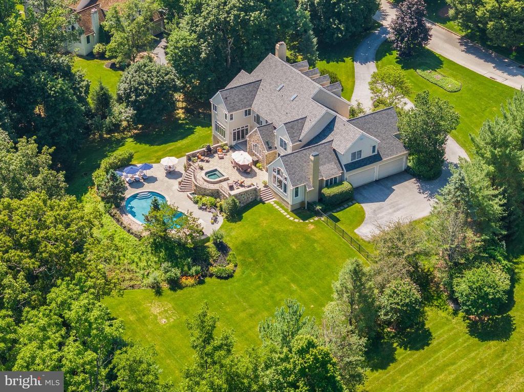 4 HARRISON DR, NEWTOWN SQUARE, PA 19073 — exterior