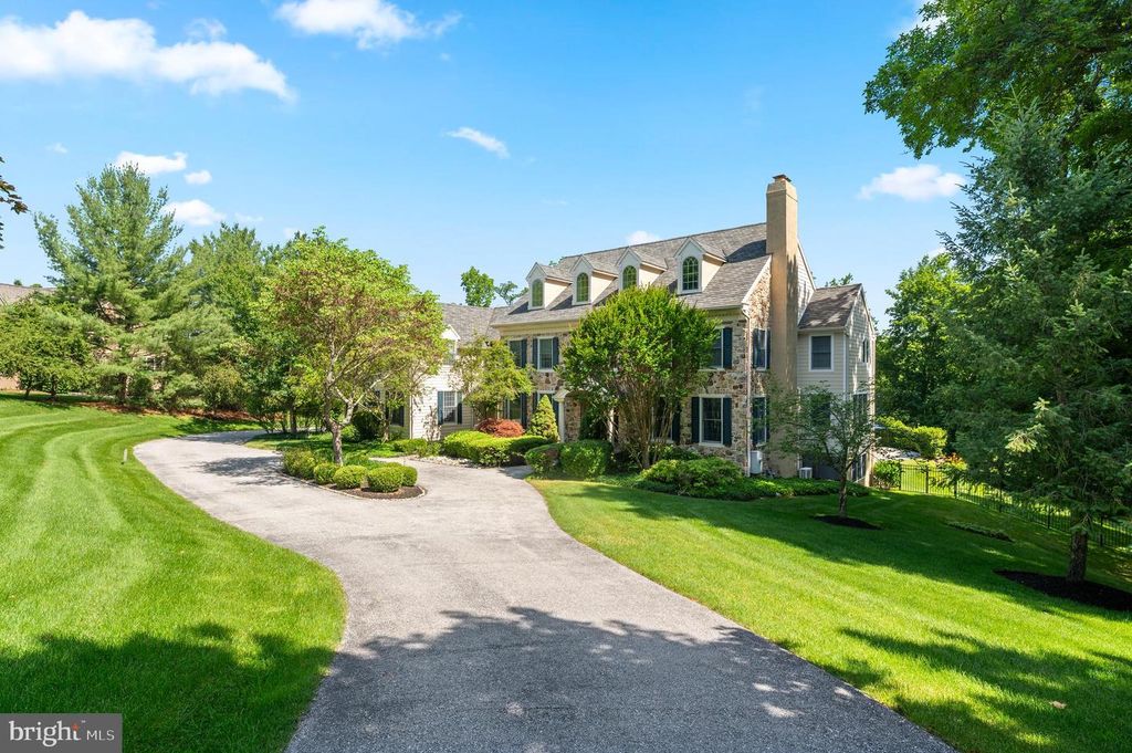 4 HARRISON DR, NEWTOWN SQUARE, PA 19073 — photo 2