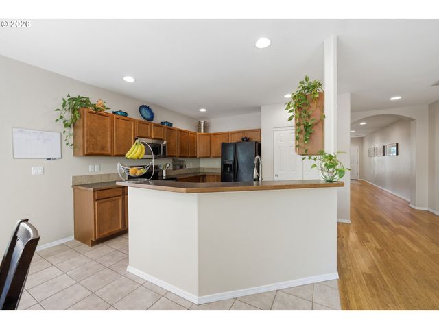 1798 S 57TH Pl, Springfield, OR 97478