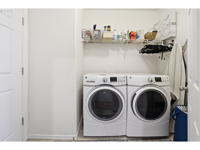 1798 S 57TH Pl, Springfield, OR 97478