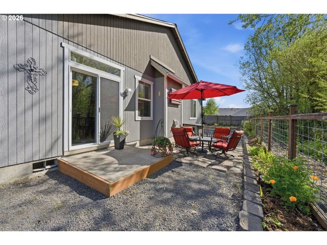 1798 S 57TH Pl, Springfield, OR 97478