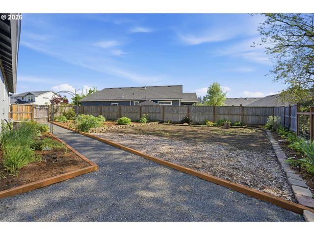 1798 S 57TH Pl, Springfield, OR 97478