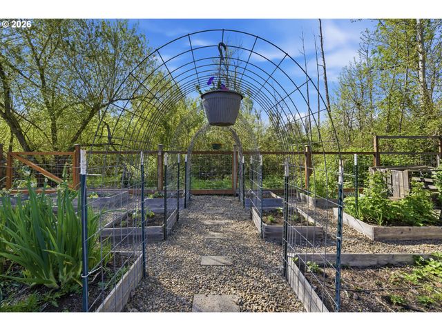 1798 S 57TH Pl, Springfield, OR 97478