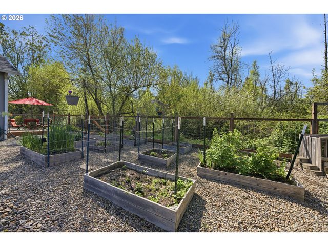 1798 S 57TH Pl, Springfield, OR 97478