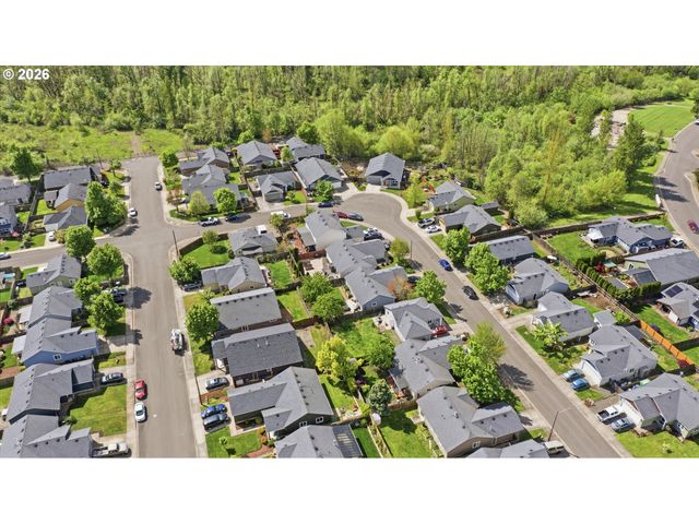 1798 S 57TH Pl, Springfield, OR 97478