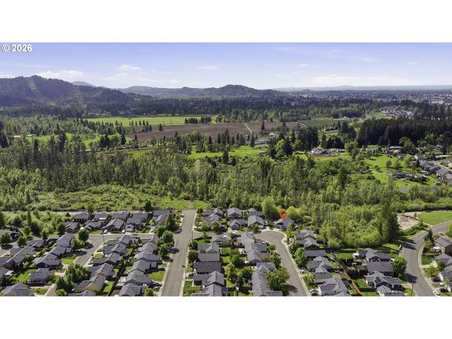 1798 S 57TH Pl, Springfield, OR 97478