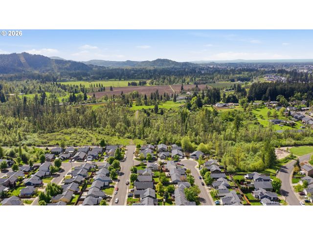 1798 S 57TH Pl, Springfield, OR 97478