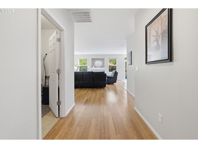 1798 S 57TH Pl, Springfield, OR 97478