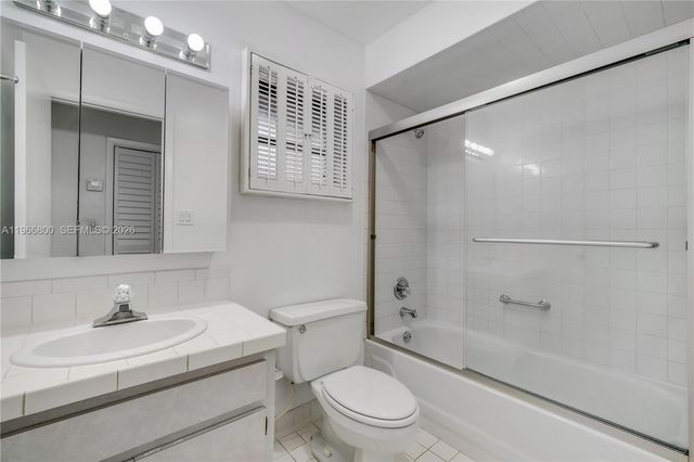 6500 SW 54th Ln, South Miami, FL 33155