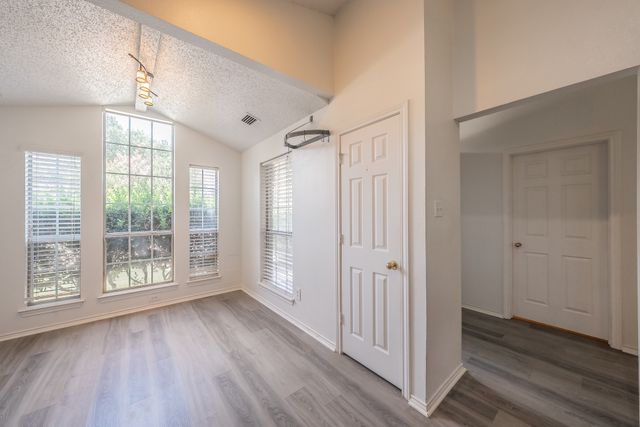 4631 Essex Drive, Grand Prairie, TX 75052