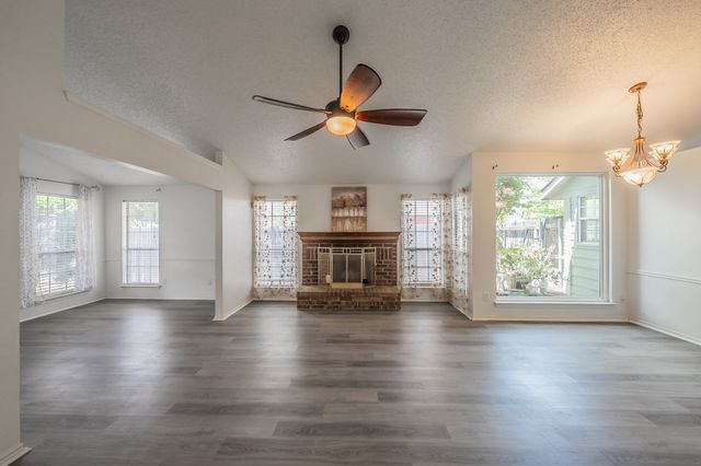 4631 Essex Drive, Grand Prairie, TX 75052