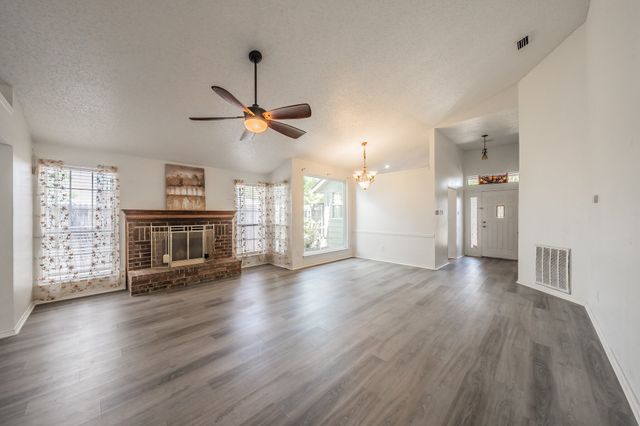 4631 Essex Drive, Grand Prairie, TX 75052