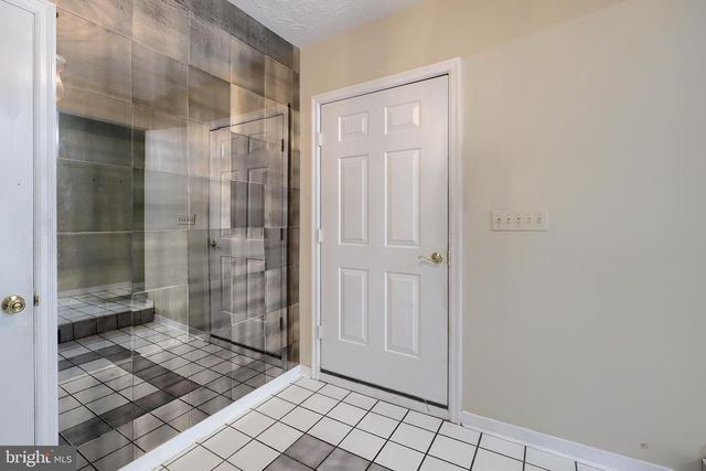 2105 SOUTHBROOK DR, York, PA 17403