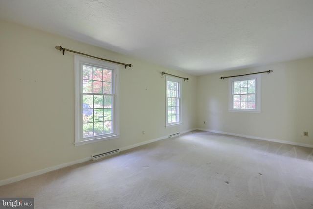 2105 SOUTHBROOK DR, York, PA 17403