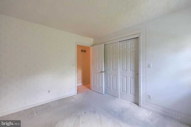 2105 SOUTHBROOK DR, York, PA 17403