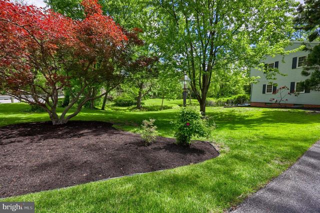 2105 SOUTHBROOK DR, York, PA 17403