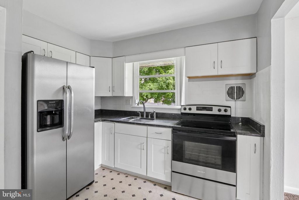 136 CRESSMONT AVE, BLACKWOOD, NJ 08012 — photo 2