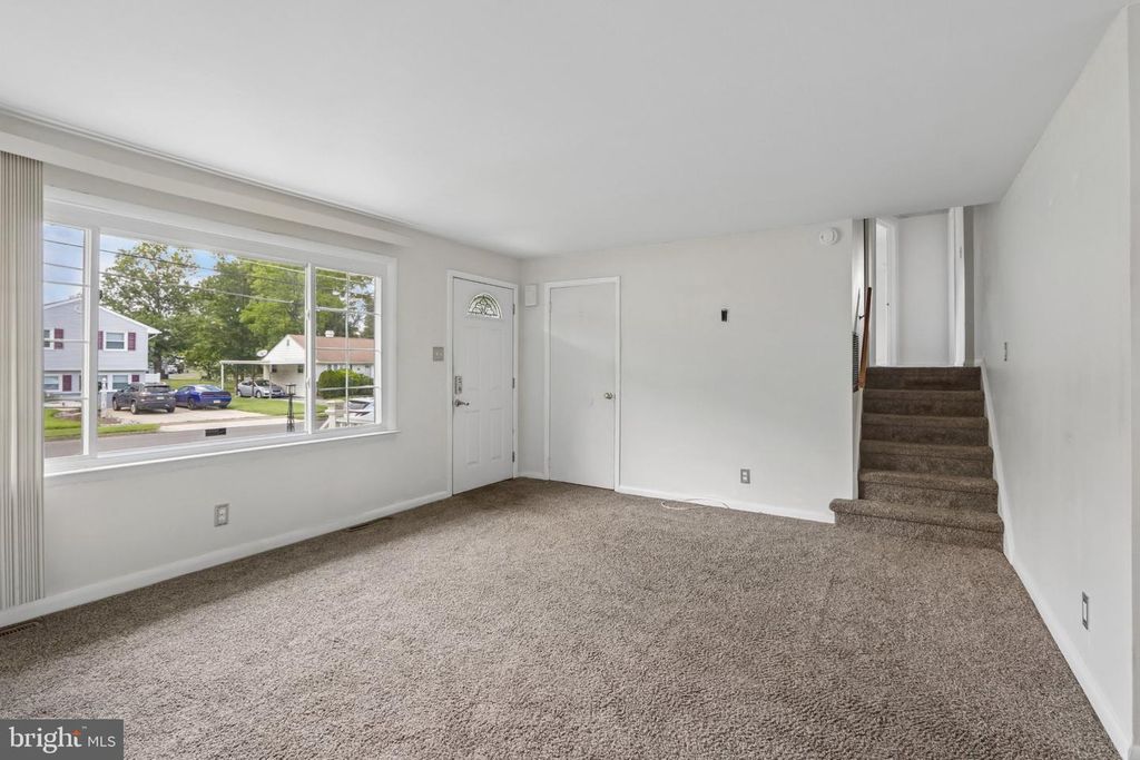 136 CRESSMONT AVE, BLACKWOOD, NJ 08012 — photo 4