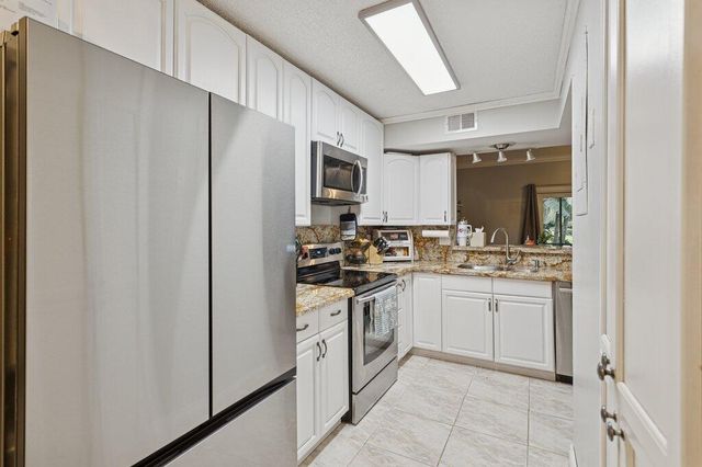 10272 Hidden Springs Court, Boca Raton, FL 33498