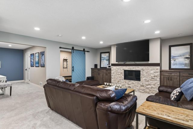11138 Stillwater Lane, Woodbury, MN 55129