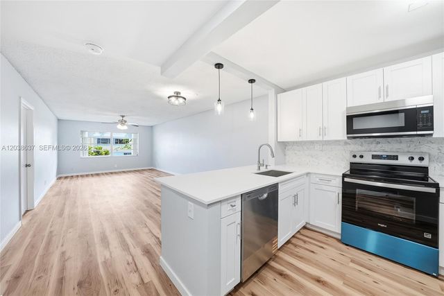860 SE 6 Avenue 311, Deerfield Beach, FL 33441