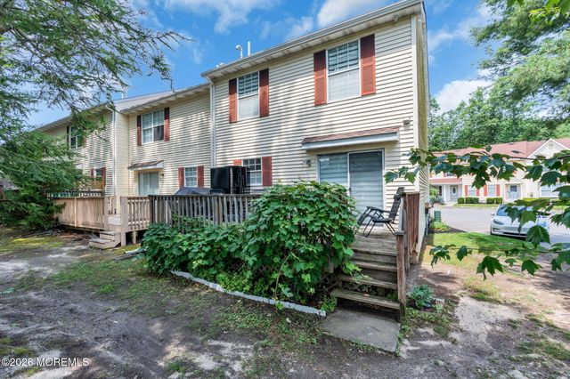 429 Rose Court, Lakewood, NJ 08701