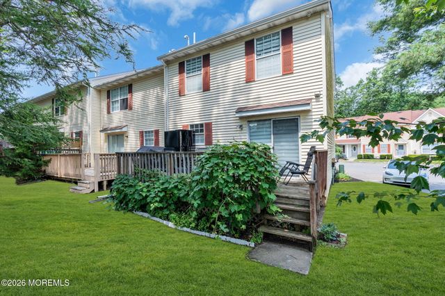 429 Rose Court, Lakewood, NJ 08701