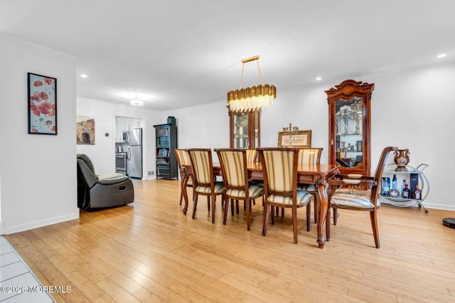 429 Rose Court, Lakewood, NJ 08701