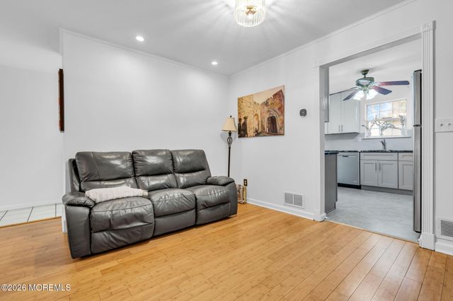 429 Rose Court, Lakewood, NJ 08701