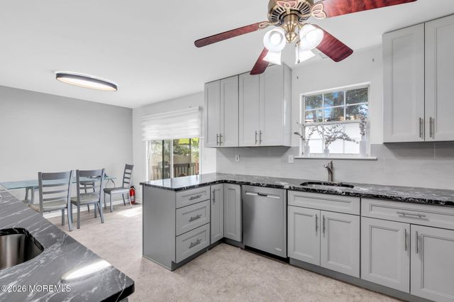429 Rose Court, Lakewood, NJ 08701