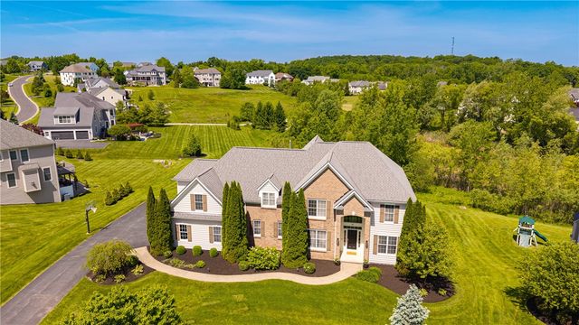 37 Turning Leaf Drive, Pittsford, NY 14534