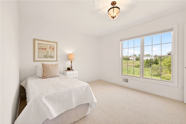 37 Turning Leaf Drive, Pittsford, NY 14534