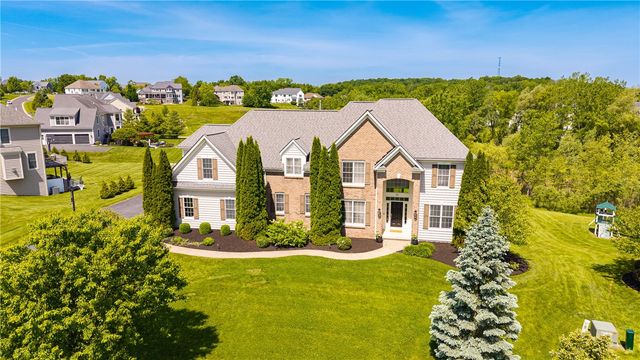 37 Turning Leaf Drive, Pittsford, NY 14534