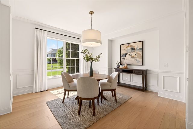 37 Turning Leaf Drive, Pittsford, NY 14534