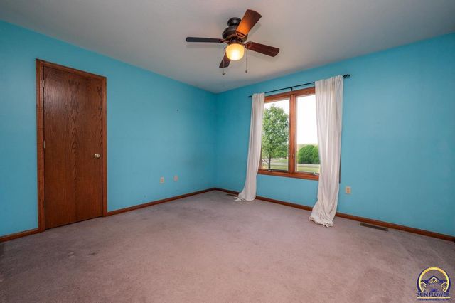 6616 NW Rochester RD, Topeka, KS 66617