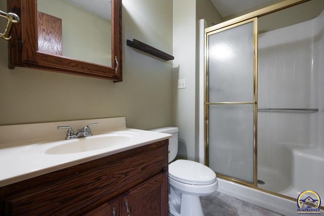 6616 NW Rochester RD, Topeka, KS 66617