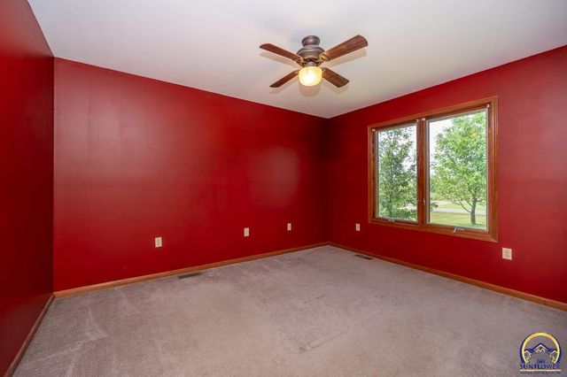 6616 NW Rochester RD, Topeka, KS 66617