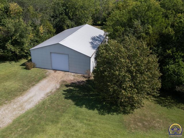 6616 NW Rochester RD, Topeka, KS 66617