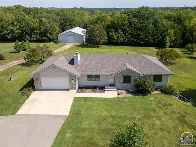 6616 NW Rochester RD, Topeka, KS 66617