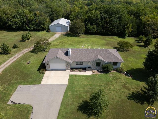 6616 NW Rochester RD, Topeka, KS 66617