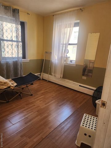 9911 60th Avenue 3E, Corona, NY 11368