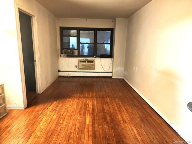 9911 60th Avenue 3E, Corona, NY 11368