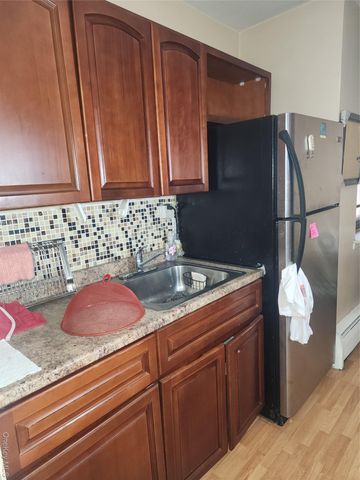 9911 60th Avenue 3E, Corona, NY 11368