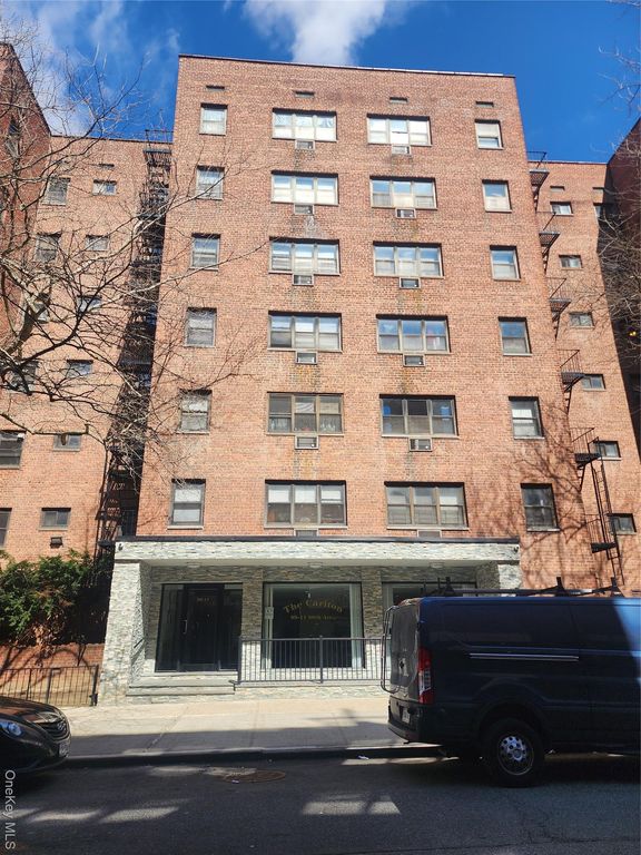 9911 60th Avenue 3E, Corona, NY 11368