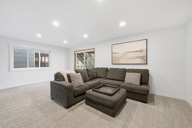 5480 W 131st Street, Savage, MN 55378