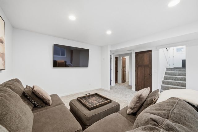 5480 W 131st Street, Savage, MN 55378