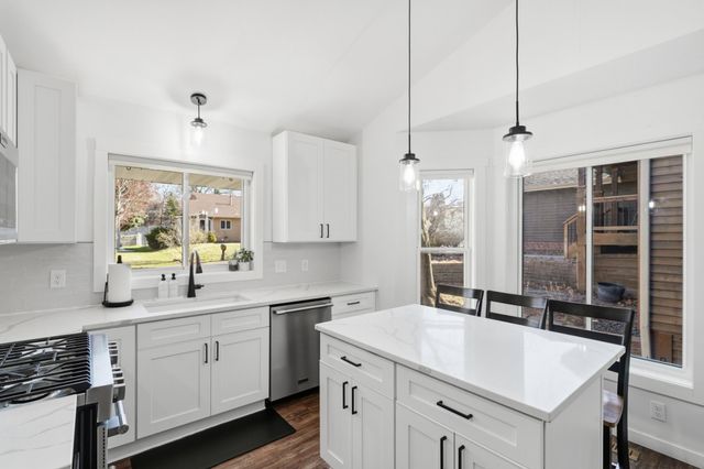 5480 W 131st Street, Savage, MN 55378