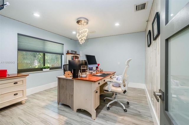 6252 NW 65th Ter, Parkland, FL 33067