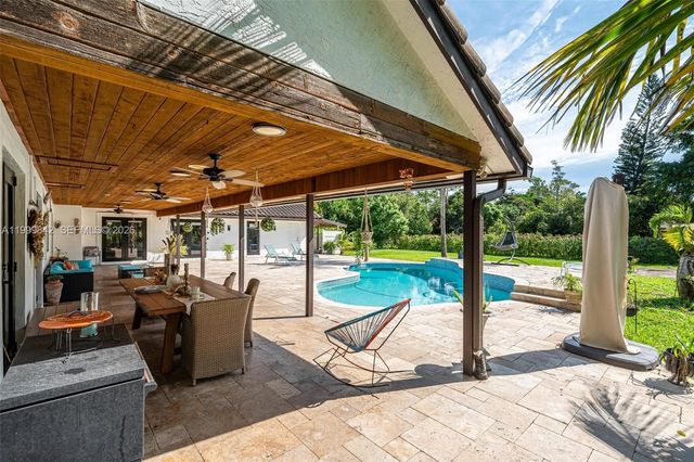 6252 NW 65th Ter, Parkland, FL 33067